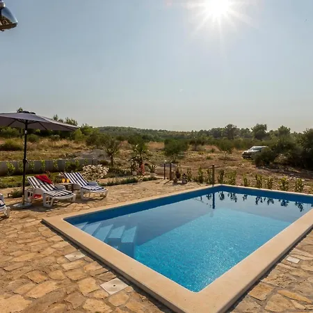 Prázdninový dům Magical Island Mirce